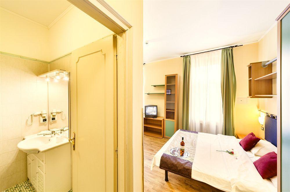 Central Hotel Tiepolo Прага Экстерьер фото
